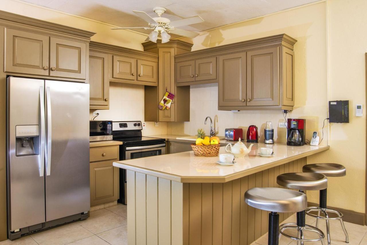 Ground Floor Apartment Located In Hometown, 5 Min Walk To The Beach Saint James Extérieur photo