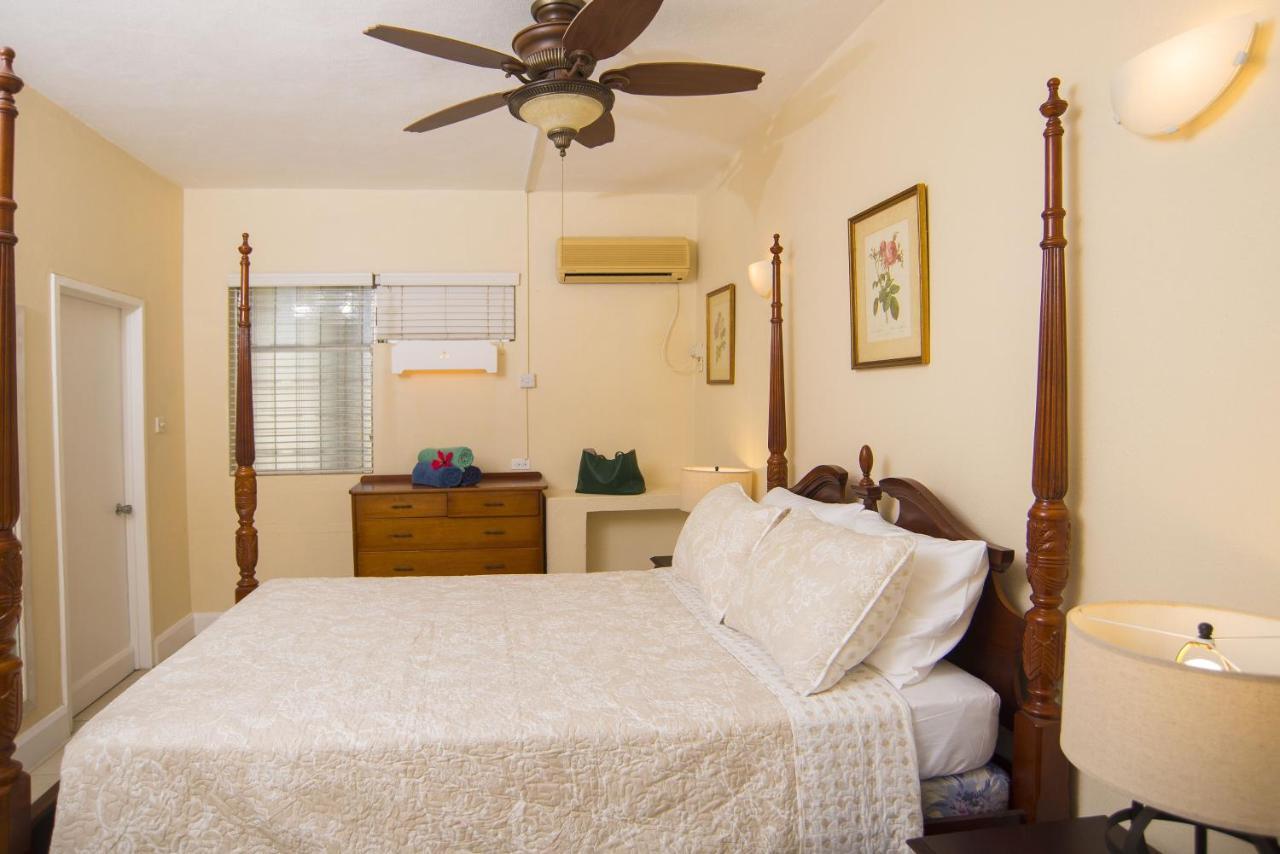Ground Floor Apartment Located In Hometown, 5 Min Walk To The Beach Saint James Extérieur photo
