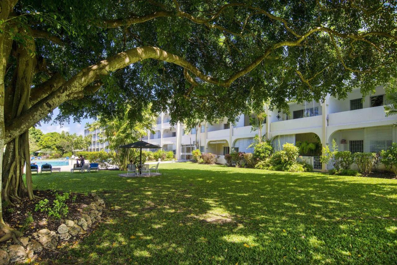 Ground Floor Apartment Located In Hometown, 5 Min Walk To The Beach Saint James Extérieur photo